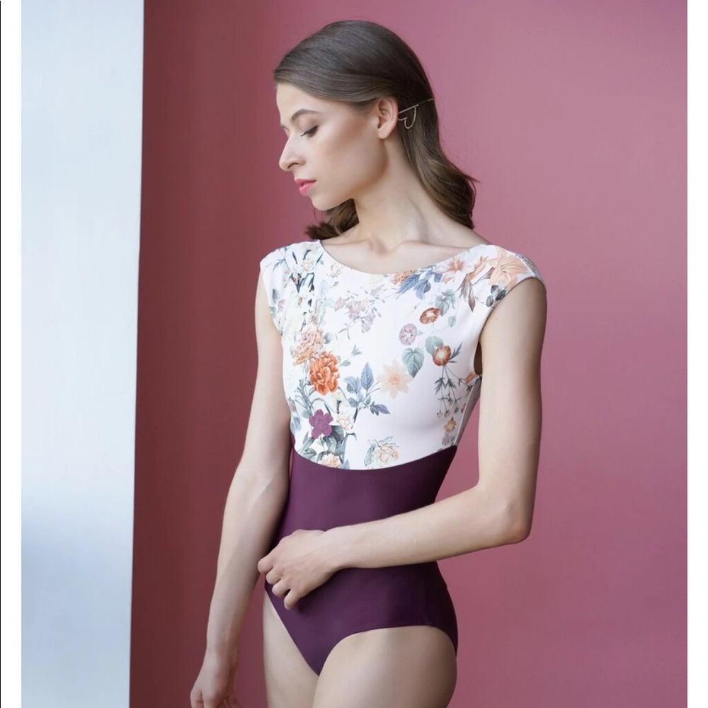 Eleve boat neck leotard